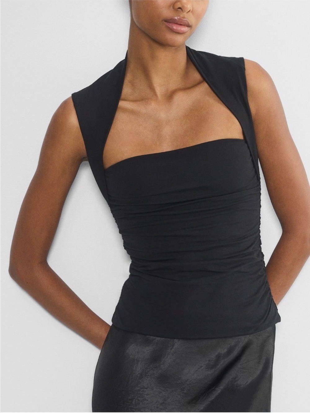 Aritzia Contour Ruched Top with Cap Sleeve